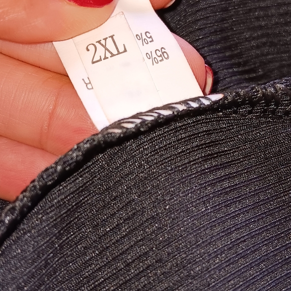 Plus Size Women Solid Color High Crater Short Top And Shorts Three-Piece Set - Picture 7 of 15